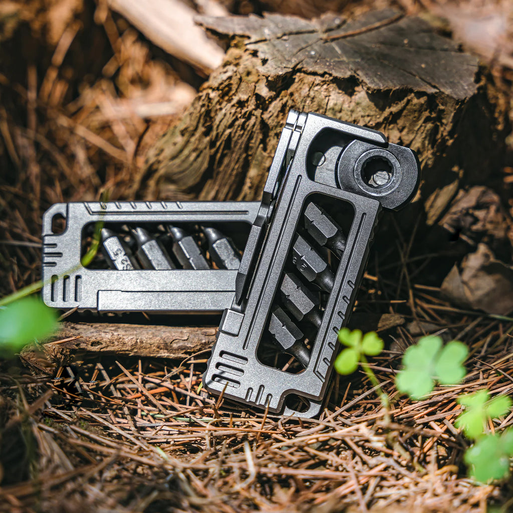 8-in-1 Titan Pocket DIY Tool