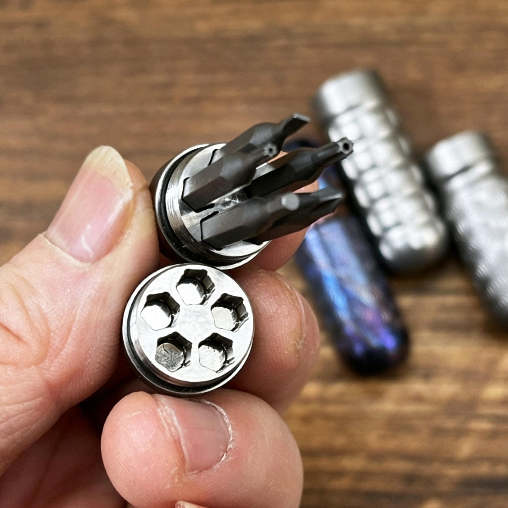 Compact 5-Bit Pocket Carry Tool